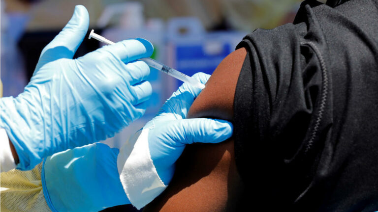 Ebola en Ituri : après la guérison, Jérémie retrouve sa communauté entre solidarité et espoir